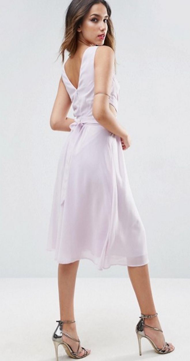 Otro vestido lavanda de ASOS para invitadas