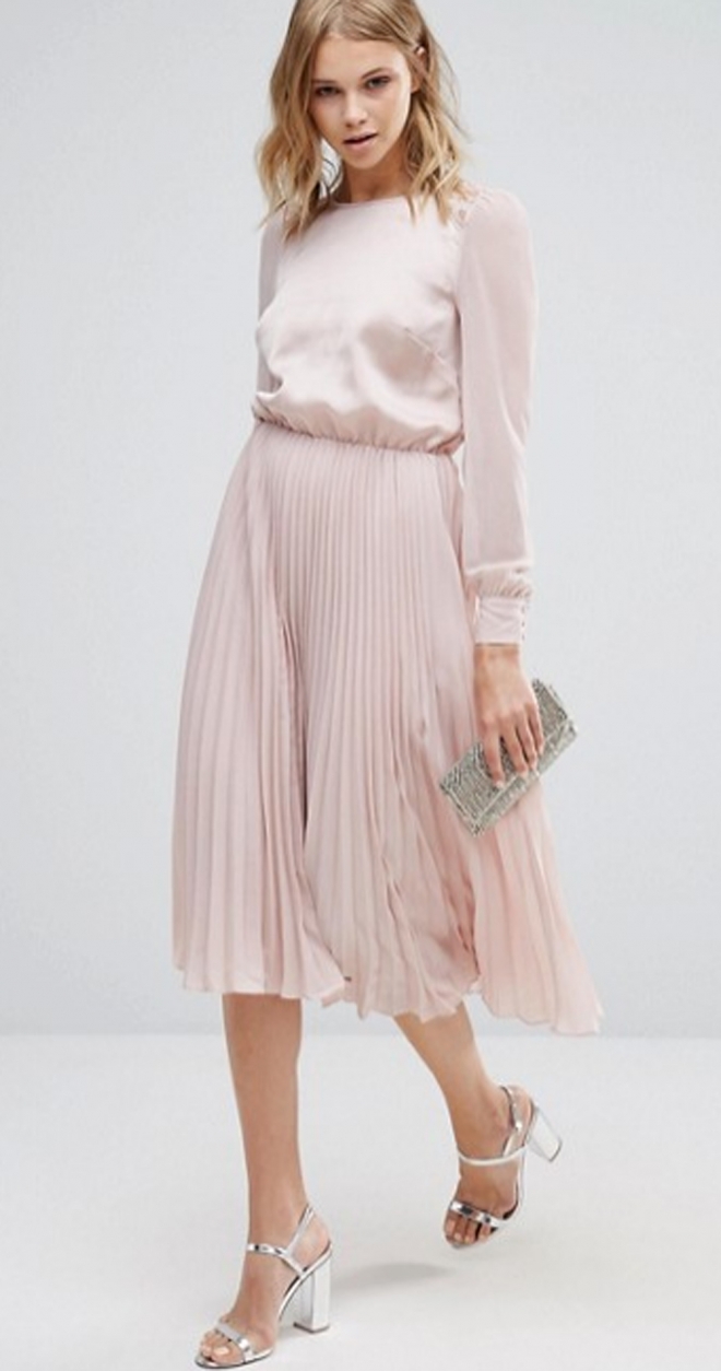 Un vestido nude muy bonito de ASOS por menos de 100 euros