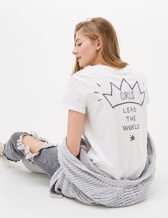 Camisetas feministas: Girls lead the world