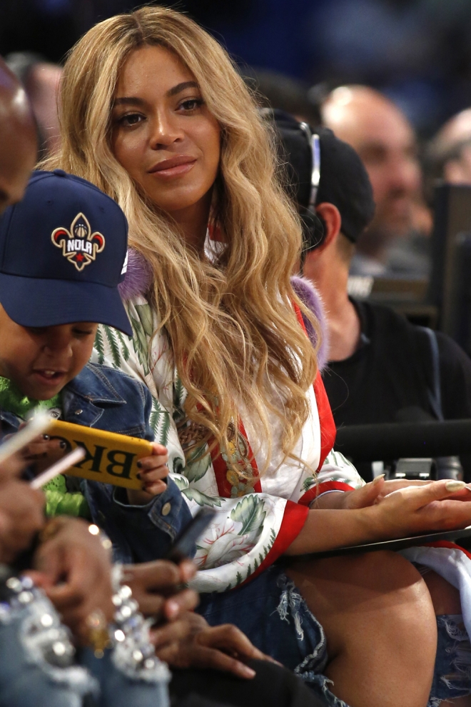 Beyoncé embarazada: el look para ir al baloncesto más sexy