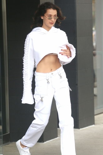 Bella Hadid y su look mas desenfadado