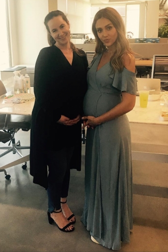 Jessica Alba, salidas con amigas