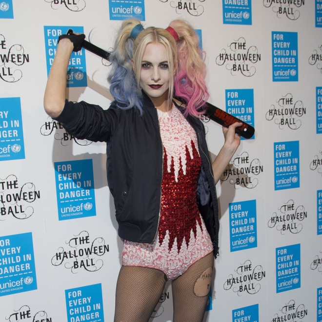 Poppy Delevingne se disfraza de Harley Quinn para Halloween