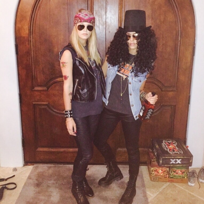 Halloween: Jessica Alba y su amiga son Axl y Slash
