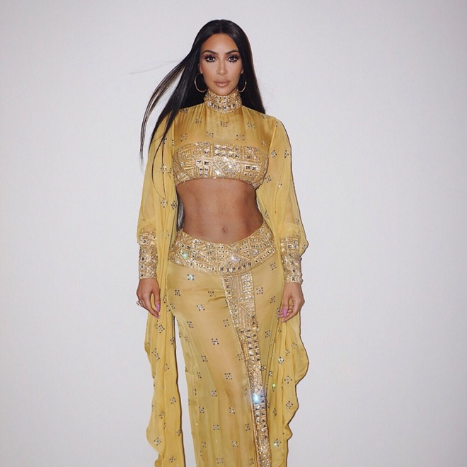 Kim Kardashian es Cher en Halloween