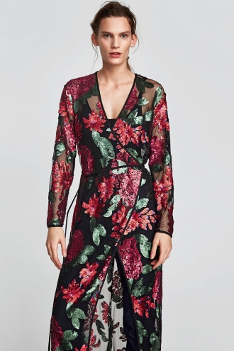 Capta todas las miradas con este vestido largo de ZARA con flores