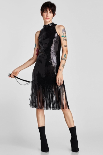 Vestido de lentejuelas y ¡de flecos! de ZARA