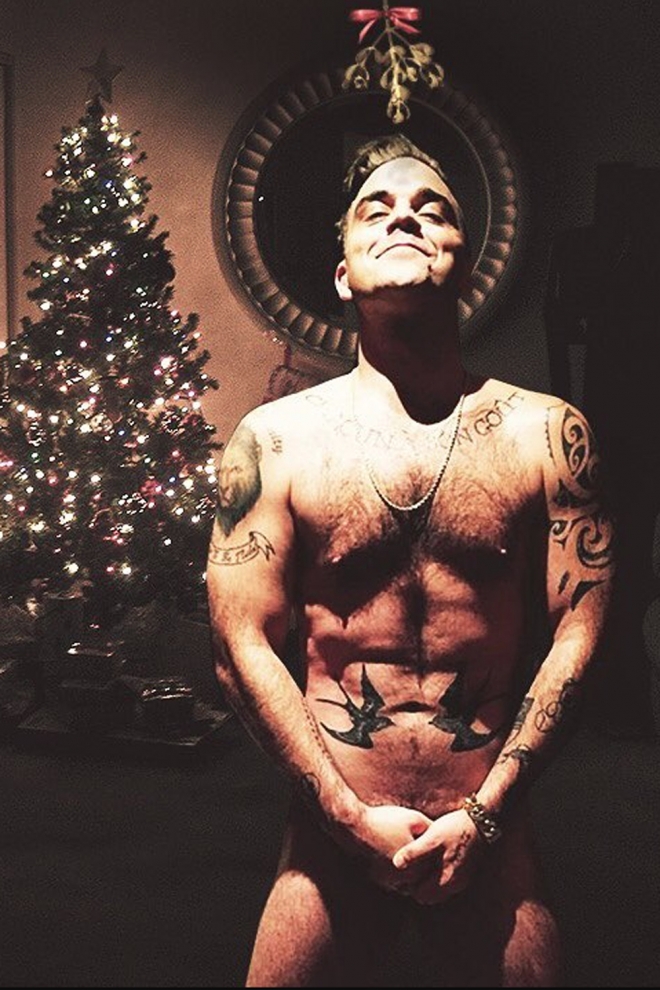 Robbie Williams ha felicitado la Navidad desnudo