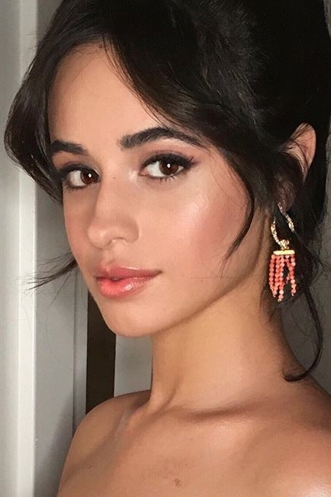 Camila Cabello es elegante y sexy
