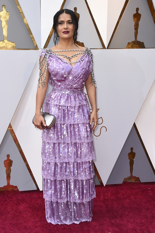 El cuestionado look de Salma Hayek en los Oscars 2018