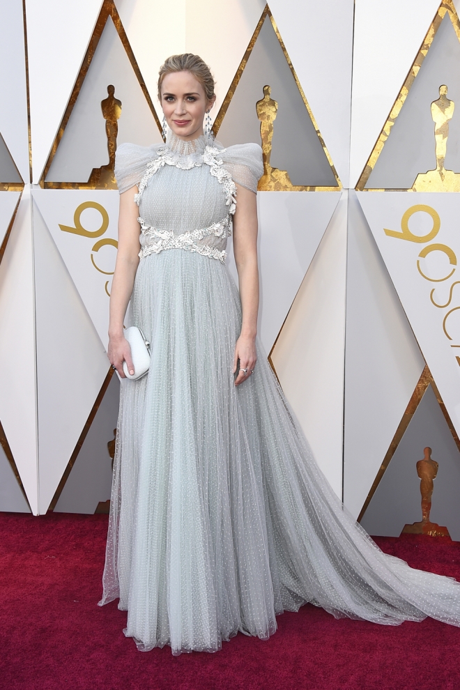 El desacertado vestido de Emily Blunt para los Oscars 2018