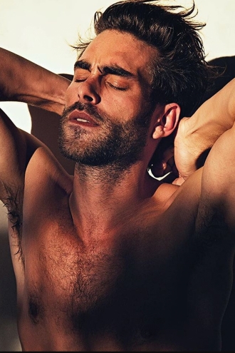 La pose sexy de Jon Kortajarena para sus seguidores de Instagram