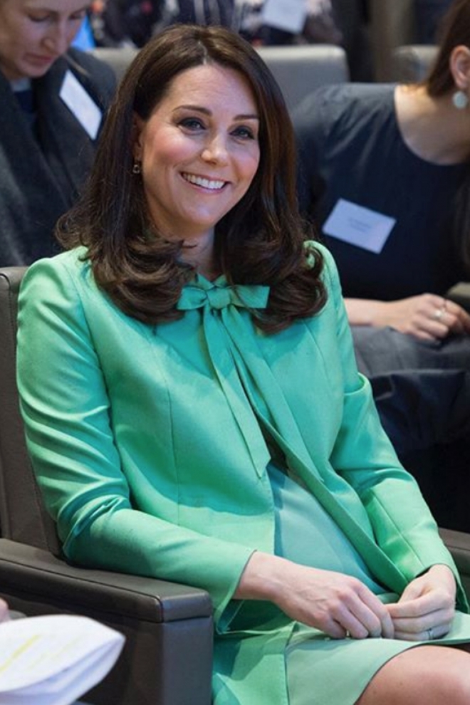 Kate Middleton recibe la primavera de verde