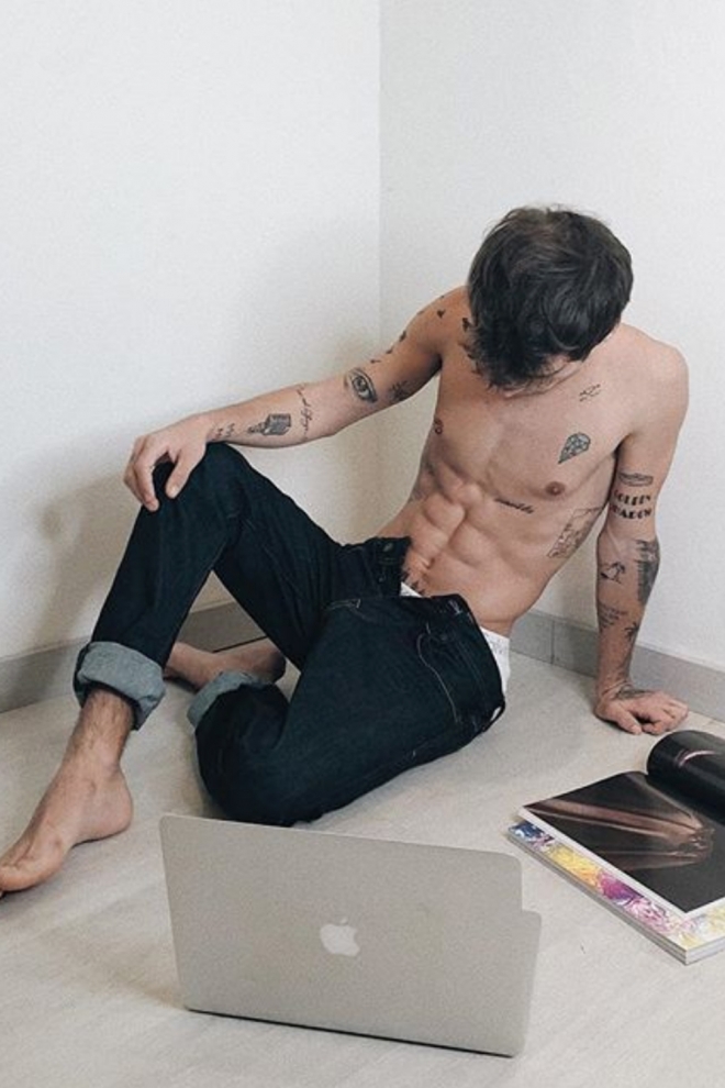 Los abdominales de Alex Domenech paralizan Instagram