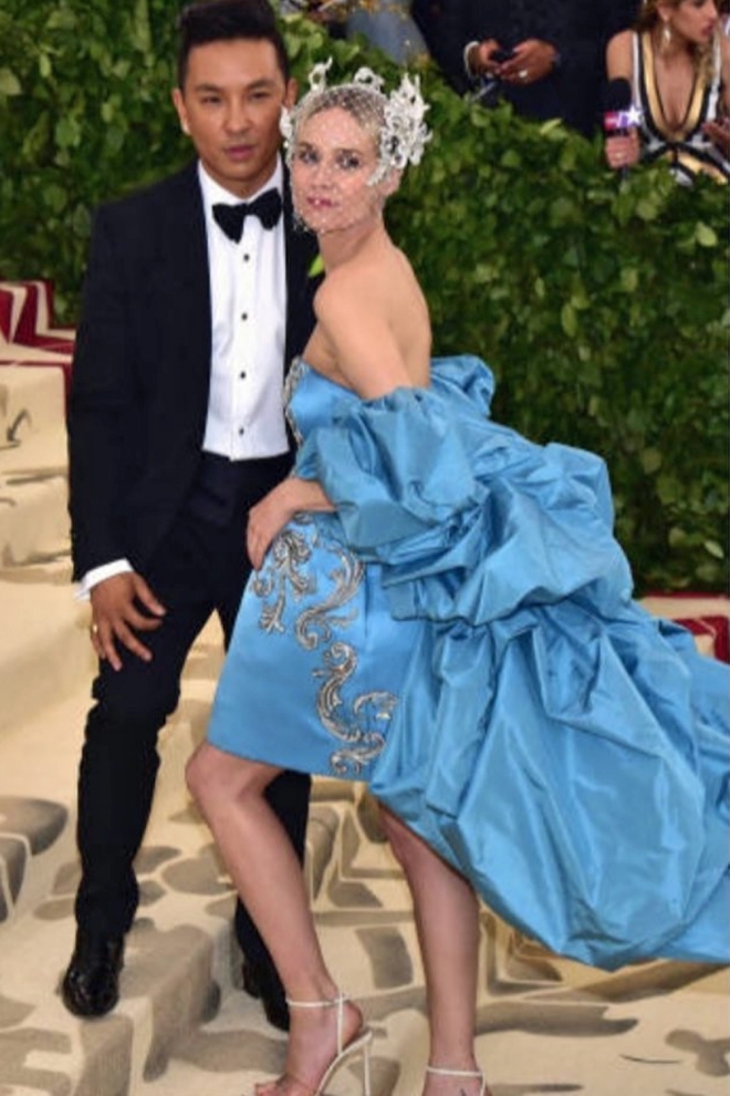 El vestido de Diane Kruger, de azul cielo y con cola excesiva