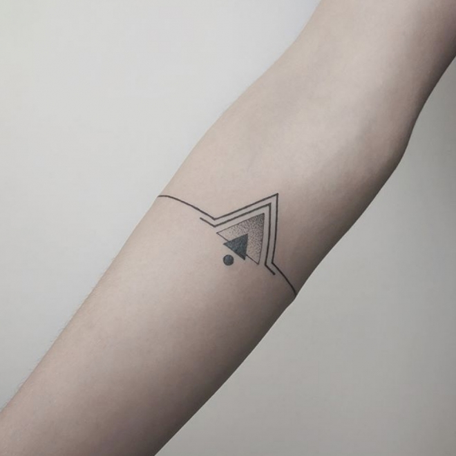 Significado de tatuajes: flecha, triángulo, pluma... su interpretación