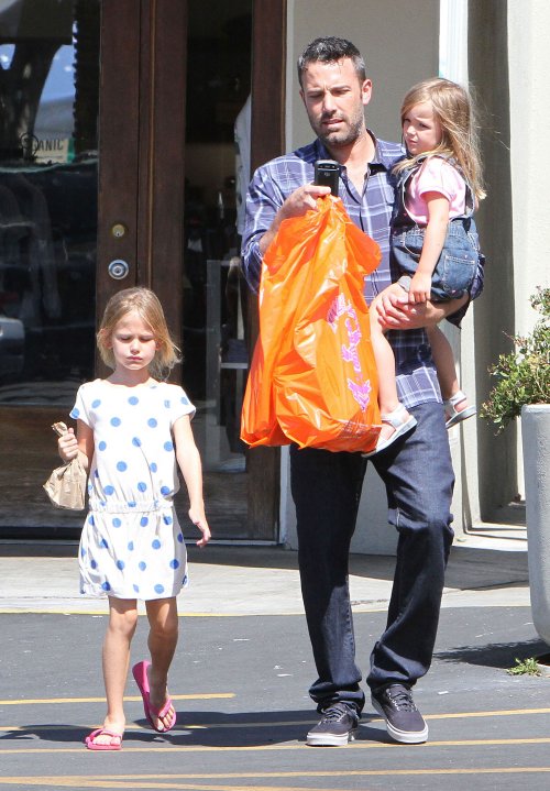 Ben Affleck con sus hijas