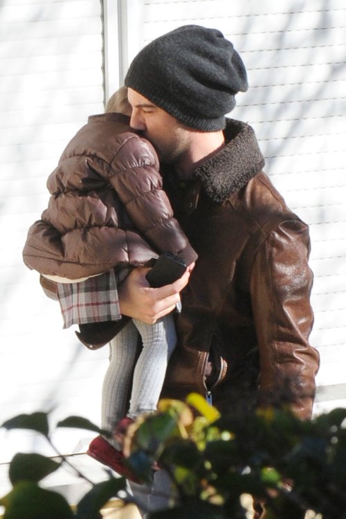 David Bisbal abraza a su hija Ella