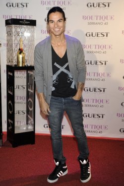 Julio José Iglesias pasa del trampolín de Splash a las noches de fiesta