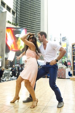 Las dotes de bailarín de William Levy