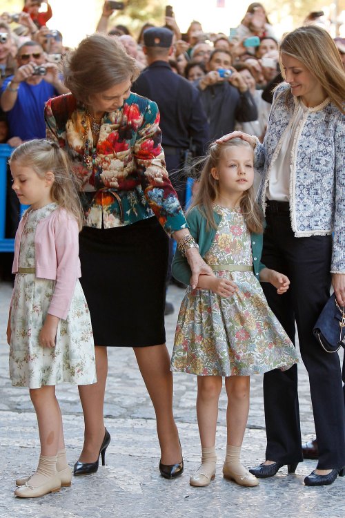 La Reina Sofía con la Infanta Leonor, en la Pascua de Semana Santa 2013