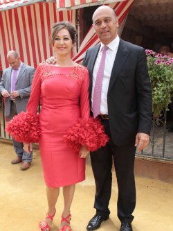 Los looks de las famosas en la Feria de Abril: Ana Rosa Quintana