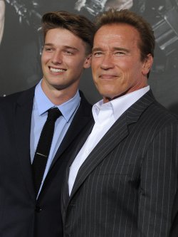 Patrick Schwarzenegger, digno heredero del físico de su padre, Arnold Schwarzenegger