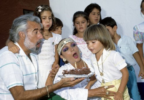 Sara Montiel junto a sus hijos y Pepe Tous, su gran amor