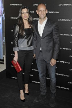 Gonzalo Miró y Ana Isabel Medinabeitia en la inauguración de la tienda Emporio Armani en Madrid