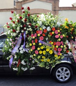Un mar de flores para Sara Montiel en su funeral
