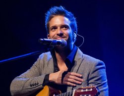 Pablo Alborán y su mejor amiga: su guitarra