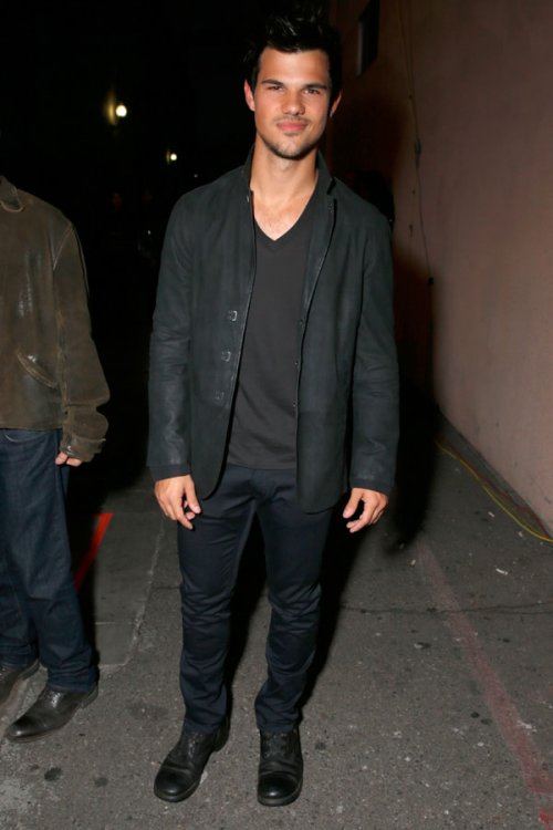 Taylor Lautner en los MTV Movie Awards 2013