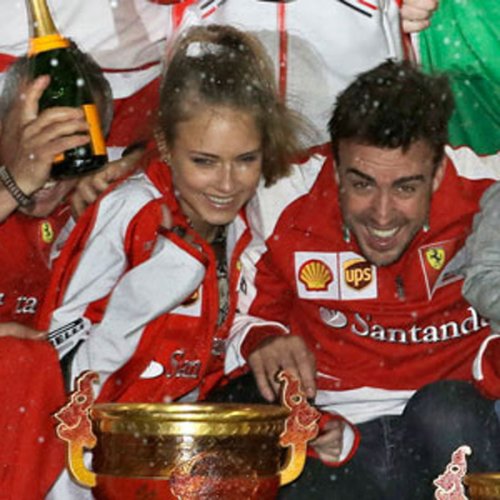 Fernando Alonso y Dasha Kapustina: fiesta en Ferrari