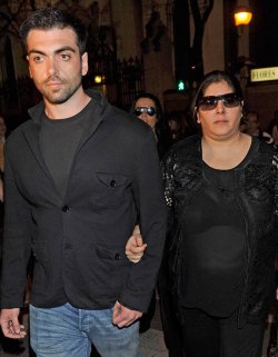 Thais y Zeus, los hijos de Sara Montiel en el funeral