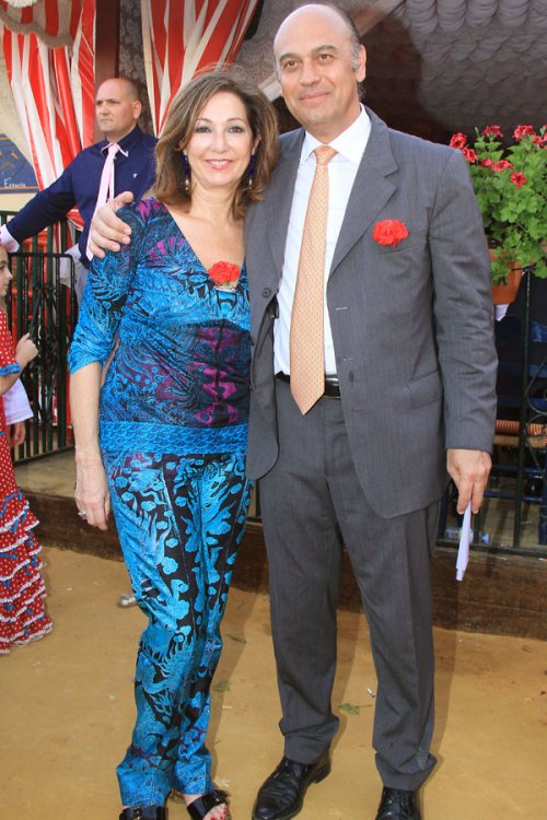 Ana Rosa Quintana, con su pareja en la Feria de Abril 2013
