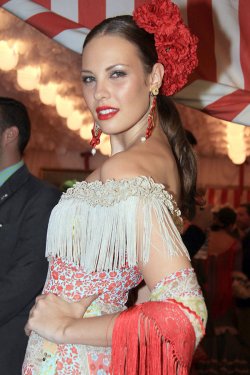 Jessica Bueno, sin Kiko Rivera en la Feria de Abril 2013