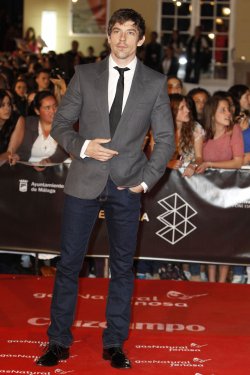 Adrián Lastra en la alfombra roja del Festival de Málaga 2013