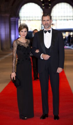 Los príncipes de España, Felipe y Letizia, en la última cena organizada por Beatriz de Holanda como Reina