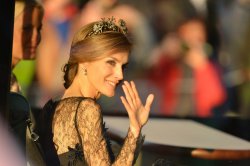 Bello primer plano de la Princesa Letizia durante la cena en honor a la Reina Beatriz de Holanda