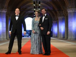 Alberto de Mónaco y Guillermo y Estefania de Luxemburgo en la última cena organizada por Beatriz de Holanda como Reina