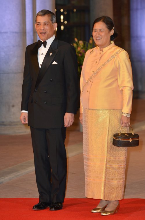 Maha Chakri, princesa de Tailandia, en la última cena organizada por Beatriz de Holanda como Reina