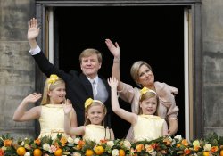 Los nuevos reyes de Holanda, Guillermo y Máxima, junto a sus hijas