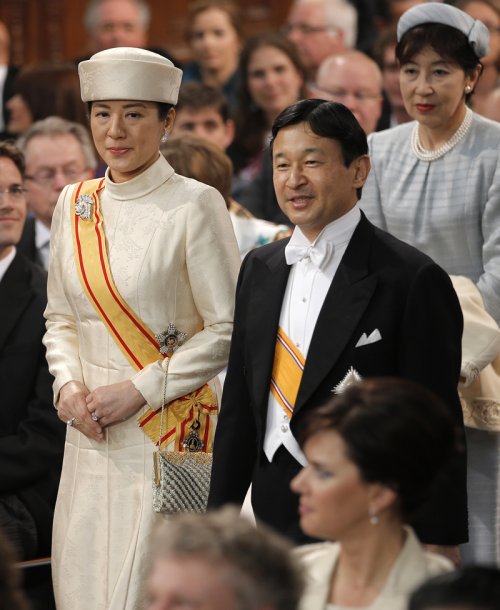 Naruhito y Masako, herederos del trono de Japón durante la coronación de Guillermo de Holanda