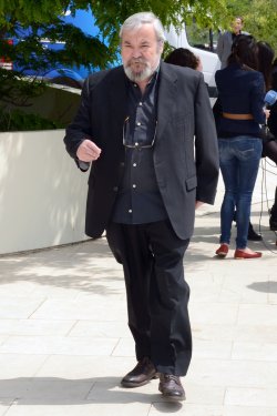 Momento del funeral de Constantino Romero