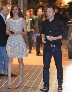 Anna Ortiz, la esposa de Andrés Iniesta en la cena del FC Barcelona