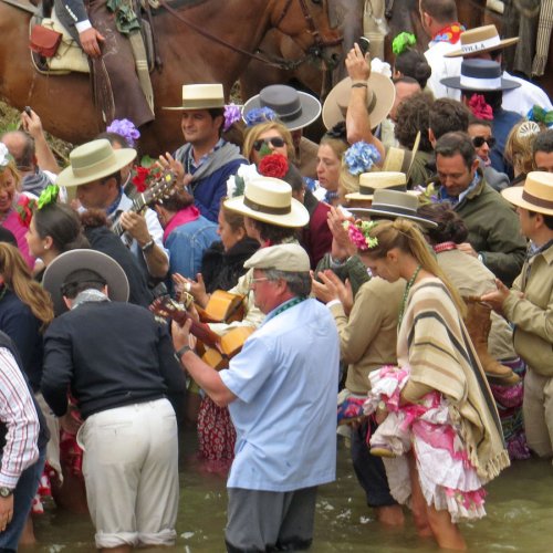 La virgen del Rocío 2013: su paso por el río