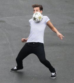 Louis Tomlinson, un gran apasionado del fútbol