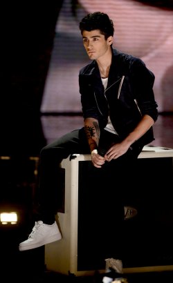 Concierto de One Direction: Zayn Malik concentrado en la actuación
