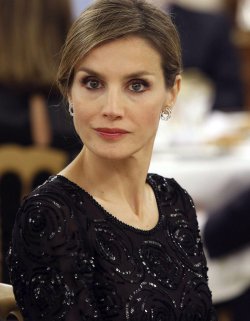 El top negro favorito de Letizia: por Felipe Varela