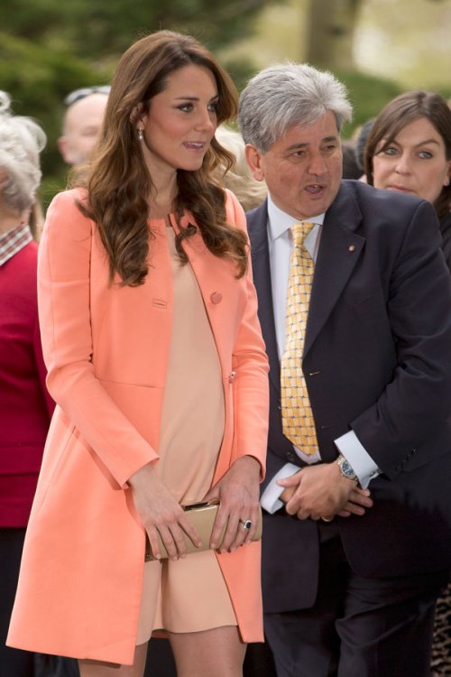 Cómo vestir cuando estás embarazada: Kate Middleton, versión rosa